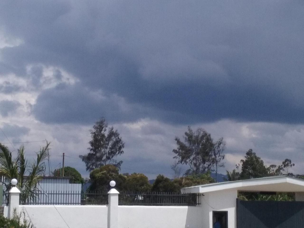 Mcroyal Hotel Mount Hagen Buitenkant foto