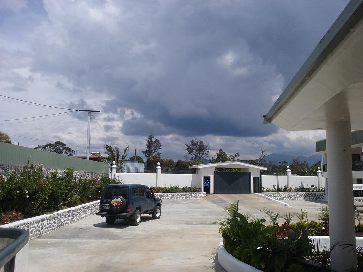 Mcroyal Hotel Mount Hagen Buitenkant foto